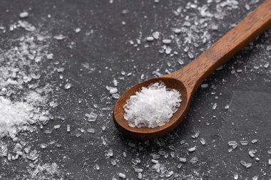 Magnezyum klorür, sağlam ve güçlü kemiklerin korunmasına katkıda bulunur..