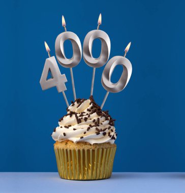 4000 numaralı mum - takipçi veya beğeni sayısı