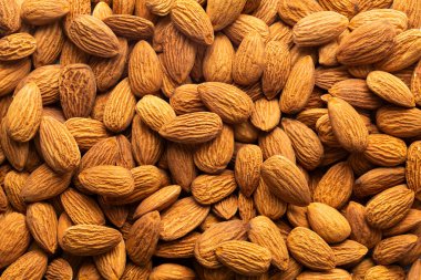 Kurutulmuş çiğ organik badem - erik kabuğu