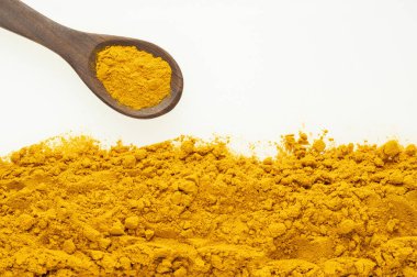 Curcuma longa - Turmerik kaşıkta çok sağlıklı bir türdür