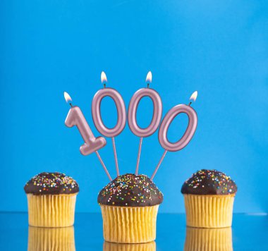 1000 numaralı mum - takipçi veya beğeni sayısı