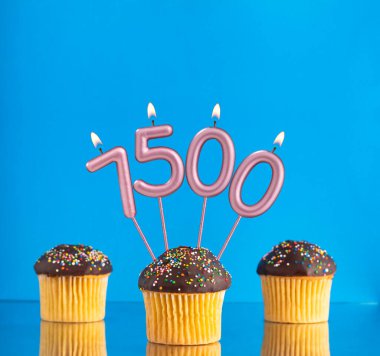 Takipçi veya beğeni sayısı - 7500 numaralı mum