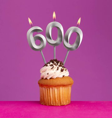 Takipçi veya beğeni sayısı - 600 numaralı mum