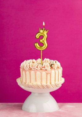3 numaralı doğum günü mumu - Pembe kutlama pastası damla şekerli