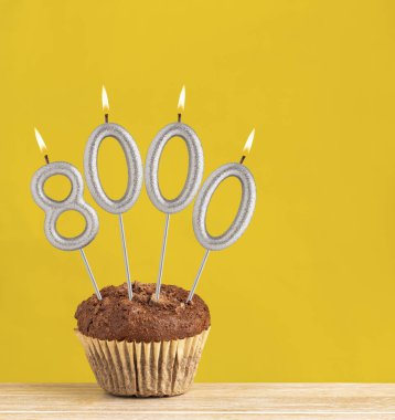 Takipçi veya beğeni sayısı - 8000 numaralı mum