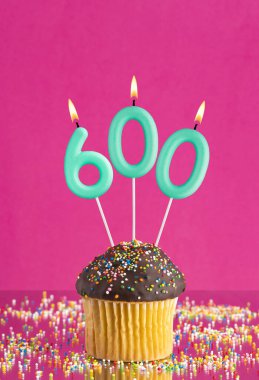 Takipçi veya beğeni sayısı - 600 numaralı mum
