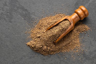 Bir kaşıkta organik karabiber - Piper nigrum