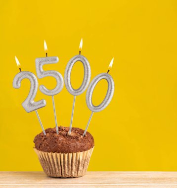 2500 numaralı mum - takipçi veya beğeni sayısı