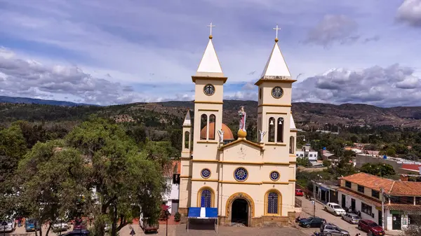 Sutamarchan, Boyaca - Kolombiya. 11 Mayıs 2025. Sağlık Bakanlığımız, Katolik Kilisesi