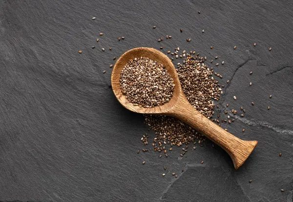 Salvia Hispanica - Kaşıkta besin çili tohumu.