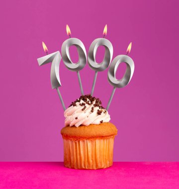 Takipçi veya beğeni sayısı - 7000 numaralı mum