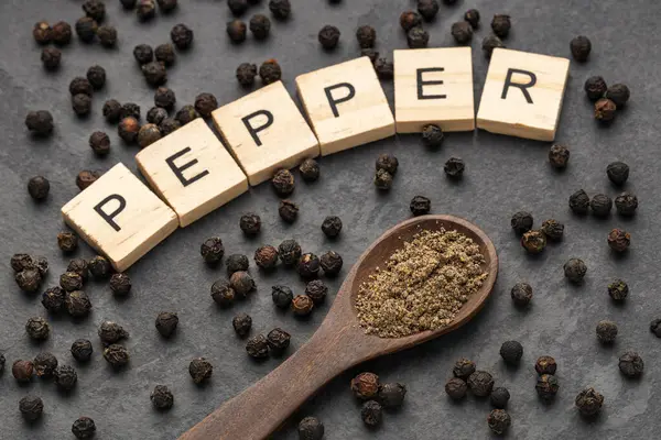 Kurutulmuş ve öğütülmüş karabiber - Piper nigrum