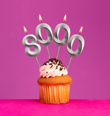 Takipçi veya beğeni sayısı - 8000 numaralı mum