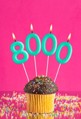 Takipçi veya beğeni sayısı - 8000 numaralı mum