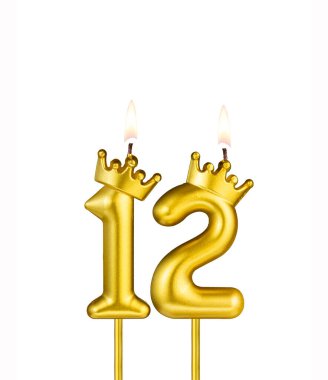 12 numaralı taçla altın mum.