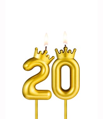 20 numaralı taçla altın mum - beyaz arka plan