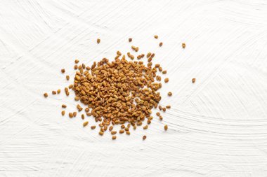 Doğal organik çemen otu tohumu yığını - Trigonella foenum - graecum