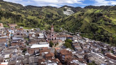 Granada, Antioquia, Kolombiya. 28 Haziran 2025. Belediye dağlarla çevrili, 9204 kişi yaşıyor..
