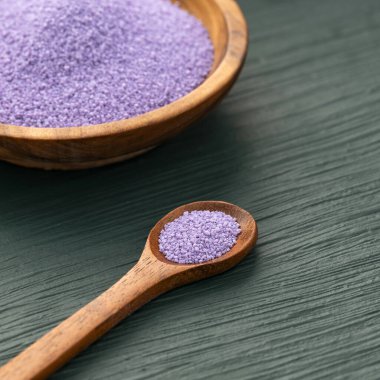 Cam jantlar için yabanmersini aromalı şeker kristali karışımı