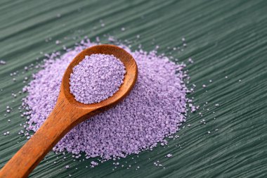 Bir kaşıkta yaban mersini aromalı şeker - Kokteyl jant dekorasyonu