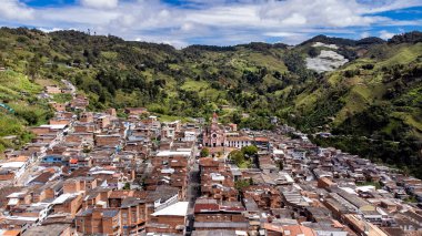 Granada, Antioquia, Kolombiya. 28 Haziran 2025. Hava aracı görüntüsü. Deniz seviyesinden 2,050 metre yüksekliktedir..