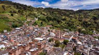 Granada, Antioquia, Kolombiya. 28 Haziran 2025. Andes 'in orta kesiminde, dağlık bir yerleşim birimidir..