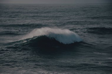 Atlantik okyanusunda yüksek dalga