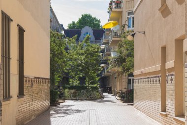 Hamburg 'daki konut binalarının avlusu