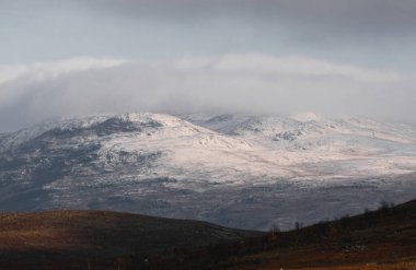 Finlandiya 'nın kuzeyindeki dağların, Kilpisjrvi' nin, Laponya 'nın güzel manzarası