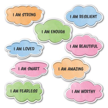 Beyaz arkaplanda izole edilmiş pozitif ifadelerle suluboya bulutları.