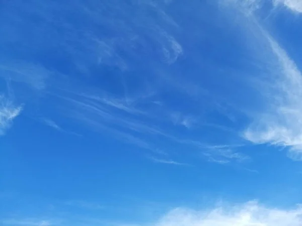 Cirrus Listra Nuvens Branco Penas Cristal Gelo Muitas Vezes Acontece — Fotografia de Stock