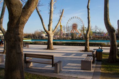 büyük dönme dolap, köprü ve bank / yerleşim - tema parkı ve eğlence parkı, renk resimleri - Türkiye, Ankara