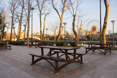 büyük dönme dolap, köprü ve bank / yerleşim - tema parkı ve eğlence parkı, renk resimleri - Türkiye, Ankara