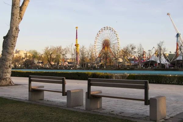 büyük dönme dolap, köprü ve bank / yerleşim - tema parkı ve eğlence parkı, renk resimleri - Türkiye, Ankara