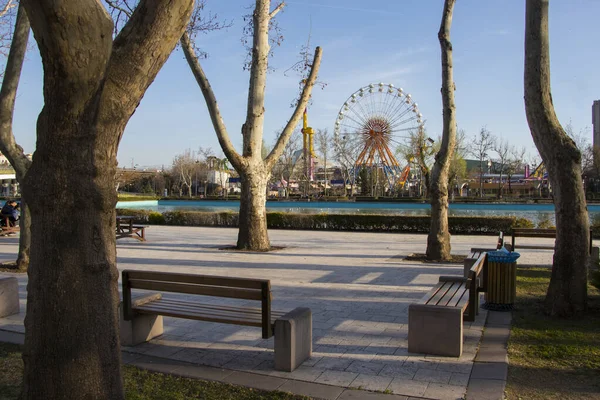 büyük dönme dolap, köprü ve bank / yerleşim - tema parkı ve eğlence parkı, renk resimleri - Türkiye, Ankara