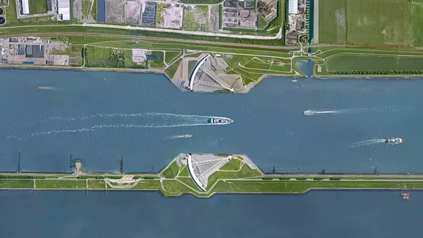 Delta çalışıyor, Maeslantkering Maeslant Bariyeri, yukarıdan aşağıya bakıyor, Birds 'in bakış açısı Maeslantkering Rotterdam, Hollanda