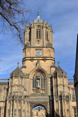 Tom Tower, Oxford, İngiltere 'de Tom Gate üzerinde bir çan kulesi. Adını zilinden almış, Büyük Tom. Tom Quad 'a çıkan İsa Kilisesi' nin ana girişi. St. Aldates caddesinden görüntü.