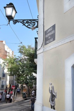 Lizbon, Portekiz - 28 Eylül 2021: Lizbon, Portekiz 'in geleneksel mimari ve sokak manzaraları