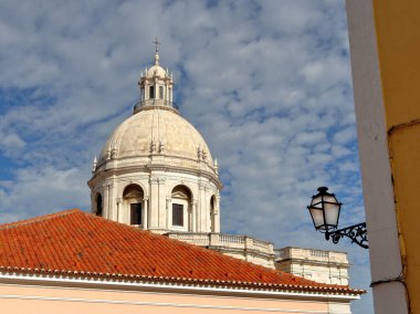 Ulusal Panteon, aslen Santa Engracia Kilisesi, Lizbon, Portekiz 'in Alfama semtinde 17. yüzyıl anıtı.