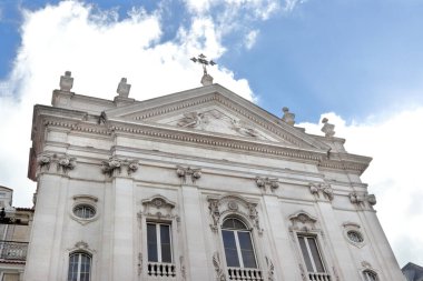 Azize Meryem Ana Bazilikası (Baslica de Nossa Senhora dos Mrwheels), Portekiz 'in başkenti Lizbon' da bulunan Rua Garrett 'ta bulunan bir Katolik kilisesi.