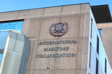 Londra, İngiltere - 05 Aralık 2020: Uluslararası Denizcilik Örgütü 'nün (IMO) Londra' daki merkezi, BM 'nin deniz taşımacılığının düzenlenmesinden sorumlu özel bir dairesi