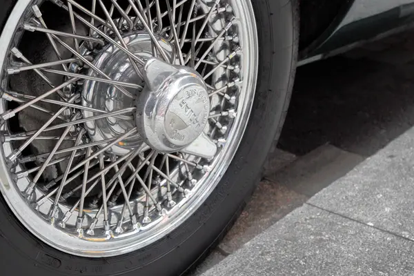 stock image London, UK - Jan 15, 2022: A wheel of the Jaguar E-Type, or the Jaguar XK-E for the North American market, a British front mid-engined sports car