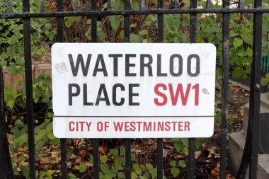 Londra, İngiltere - 24 Ekim 2020 Waterloo Place tabelası, Westminster Şehri, Londra SW1