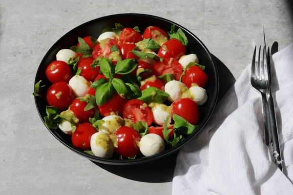 Delicious Italian Capers Salad Tomatoes Mozzarella Basil Grey Marble Table — Stock Photo, Image