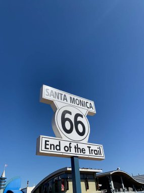 Los Angeles, Kaliforniya 'daki Santa Monicapier' de 66 numaralı tabela.