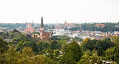 Germanay, gündüz vakti su kulesinin üstünden Flensburg 'un manzarası