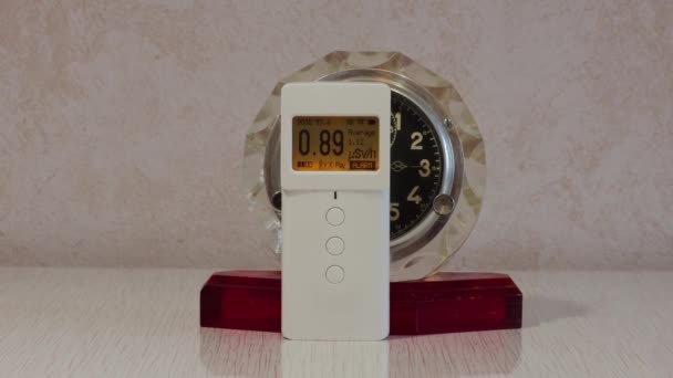 Measuring Radiation Radioactive Old Clocks Dosimeter Radiometer Radium Isotope Paint — Stock Video