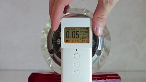 Radioactive Clock Radium Isotope Paint Hands Dial Measurement Radioactivity Dosimeter — Stock Video