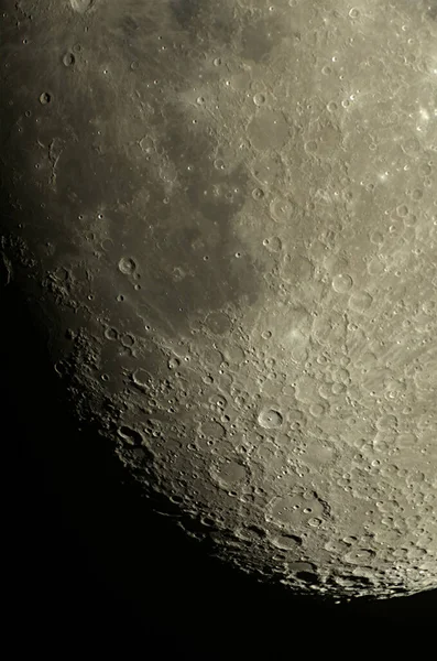 Utsikt Över Månen Genom Ett Teleskop Vid Hög Förstoring Riktig — Stockfoto