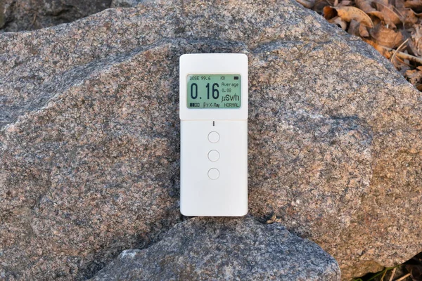 Measurement of the level of ionizing radiation from a granite stone using a dosimeter radiometer. Research on the safety of minerals in the environment
